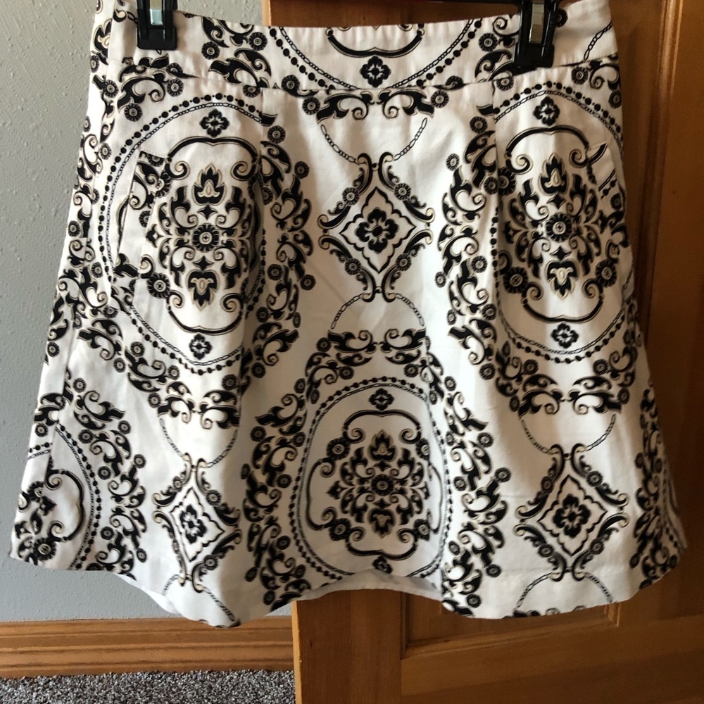White house Black Market Skirt